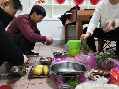 瑞咖科技UED产品设计班 年终狂欢Party台球竞技激情上演